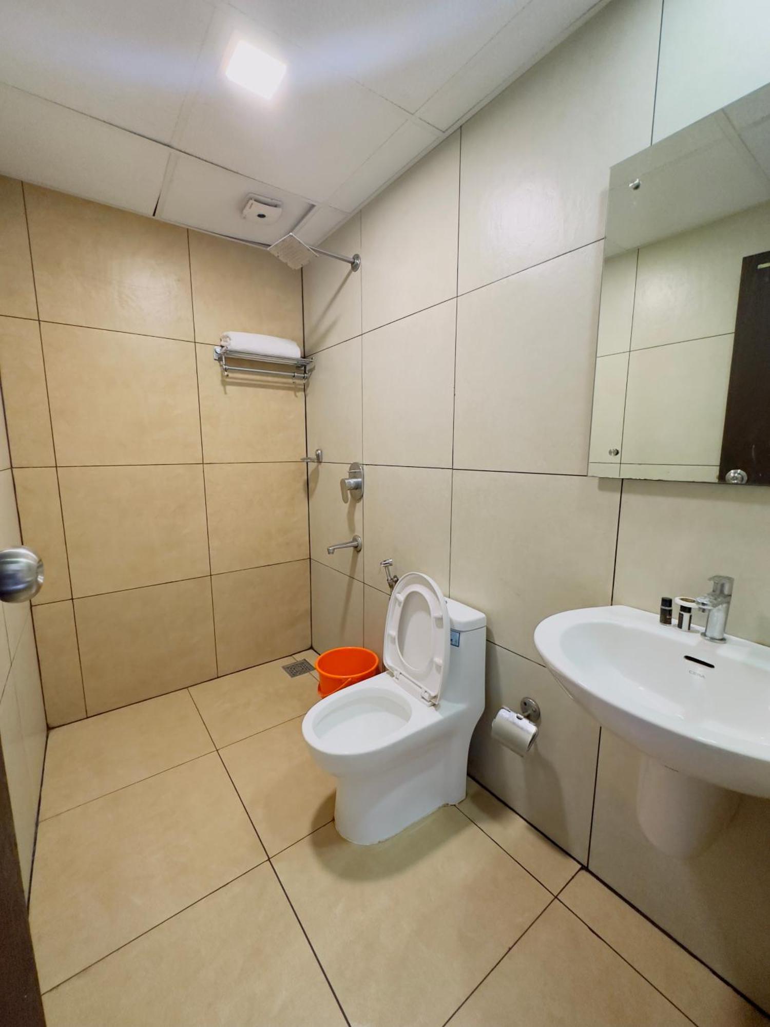 Hotel Lets Stay Kochi Εξωτερικό φωτογραφία