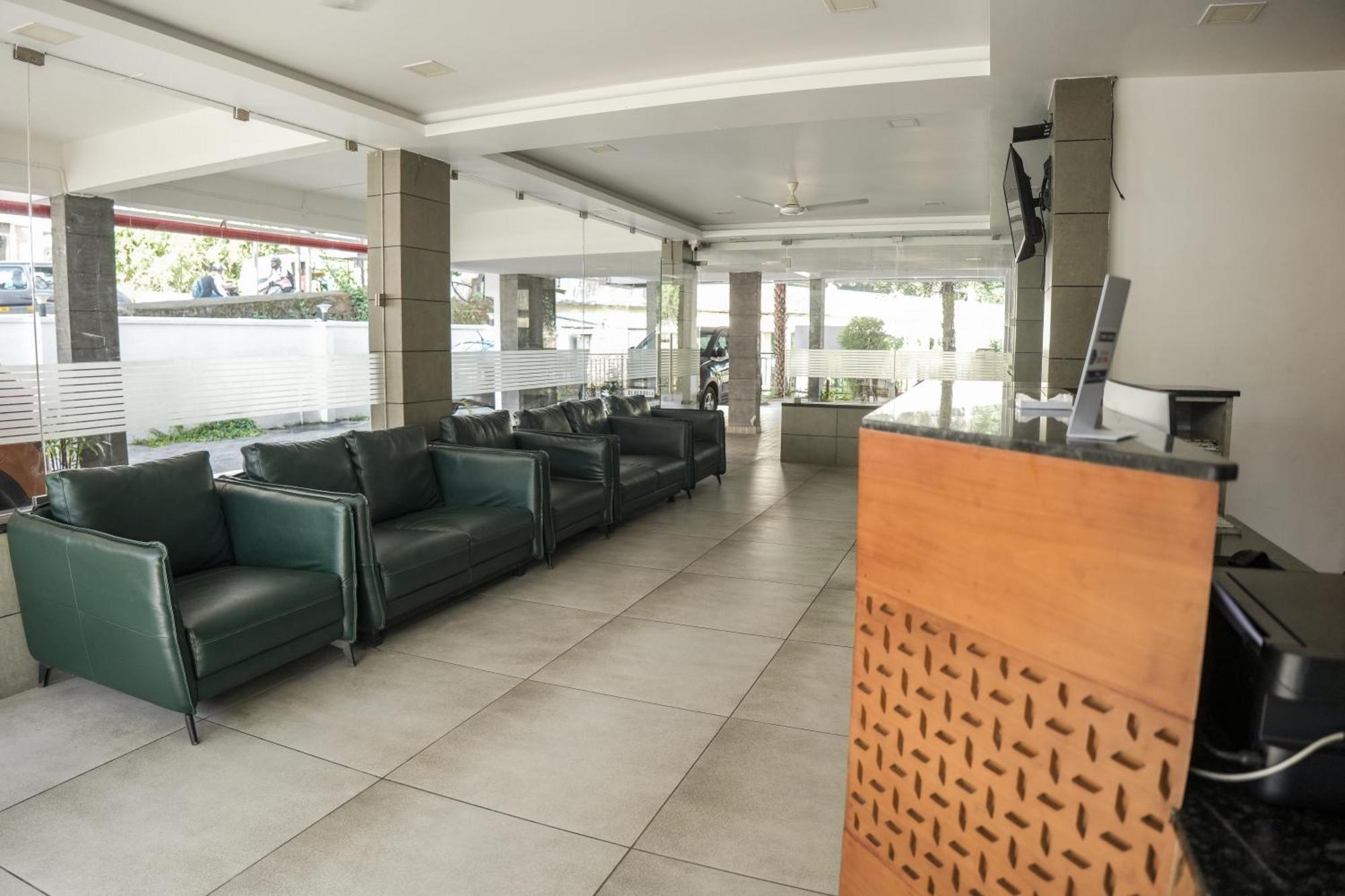 Hotel Lets Stay Kochi Εξωτερικό φωτογραφία