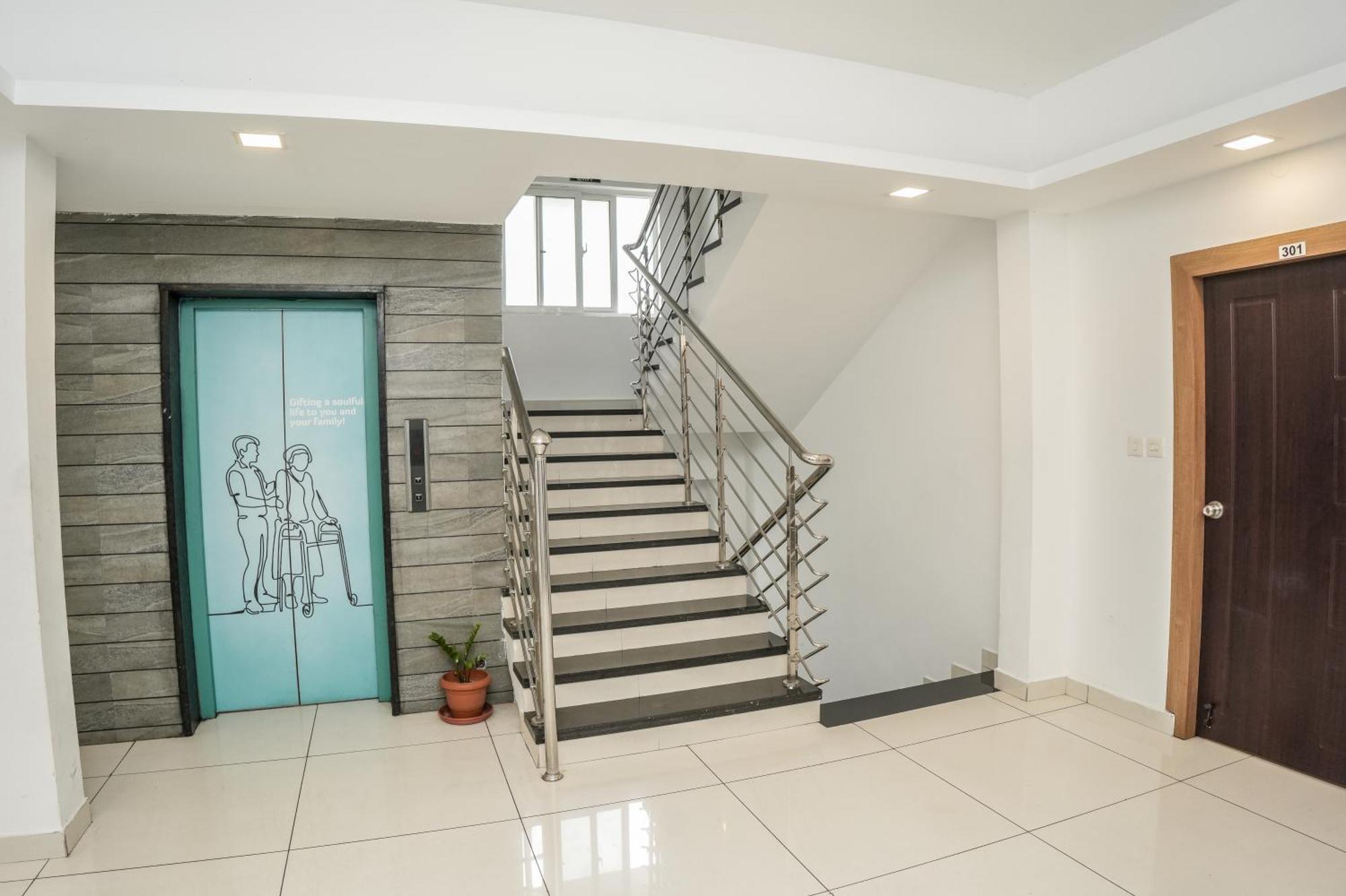 Hotel Lets Stay Kochi Εξωτερικό φωτογραφία
