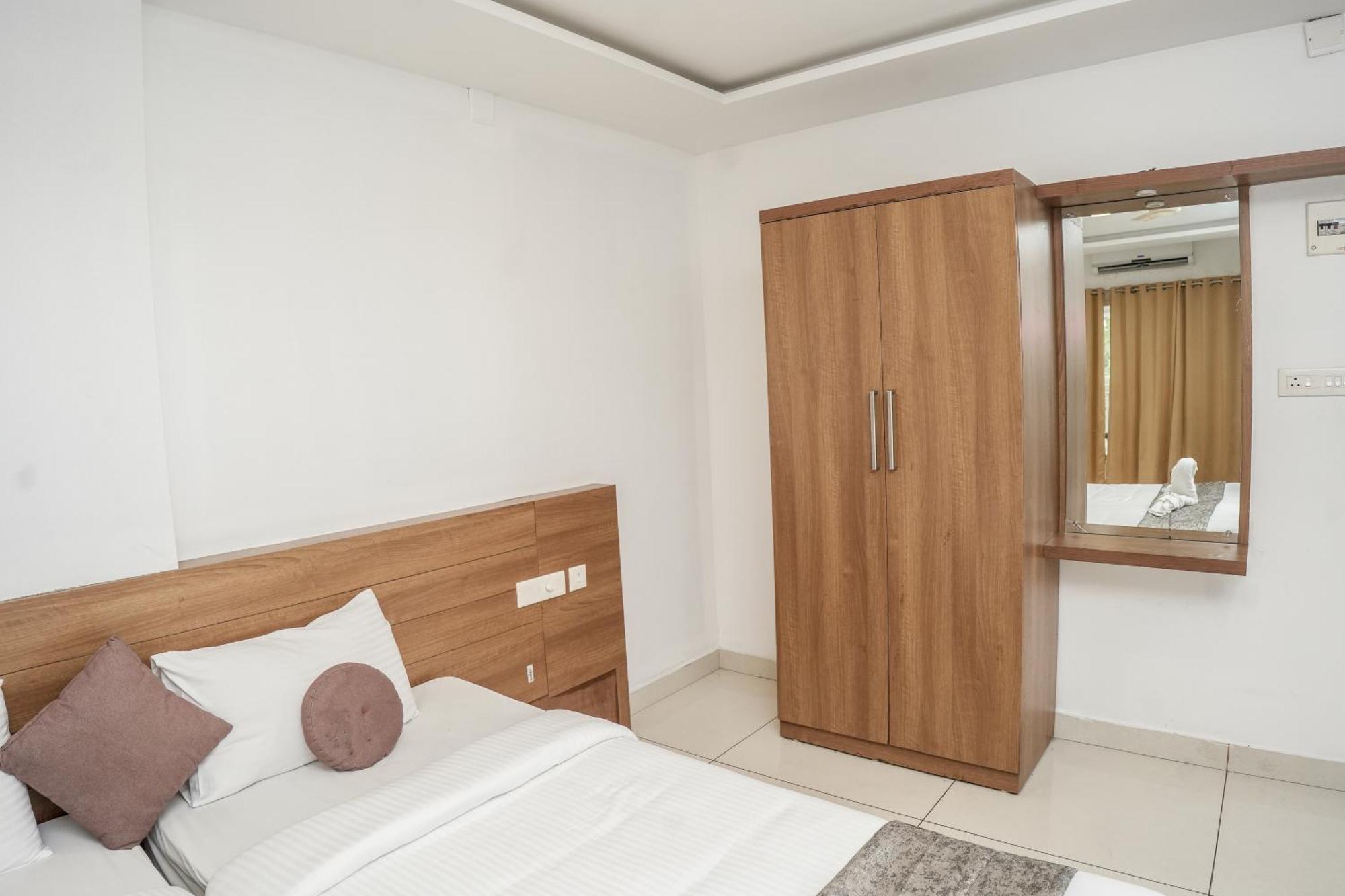 Hotel Lets Stay Kochi Εξωτερικό φωτογραφία