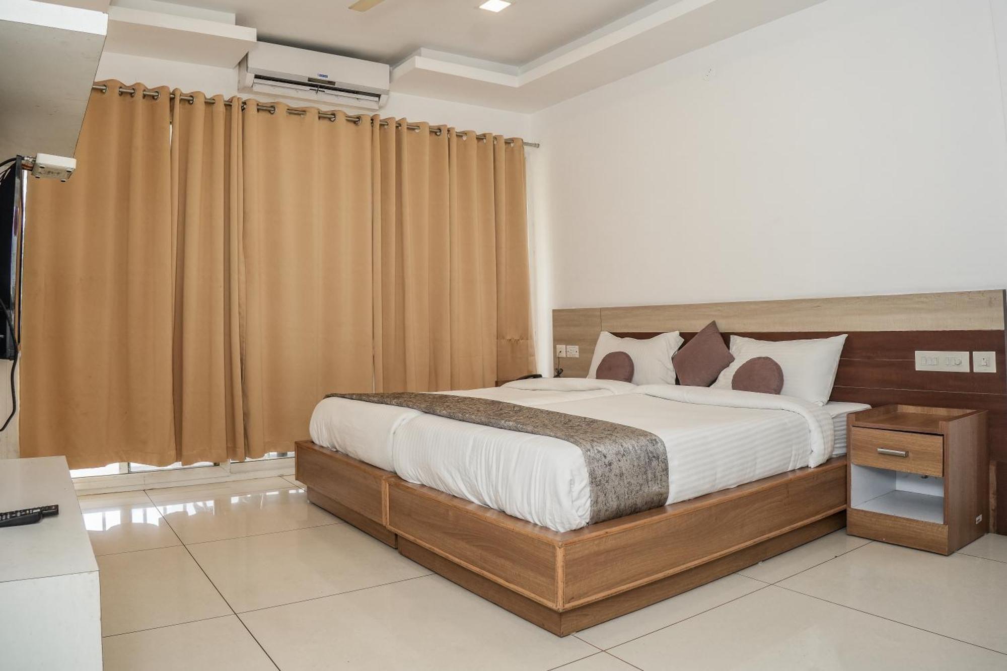 Hotel Lets Stay Kochi Εξωτερικό φωτογραφία