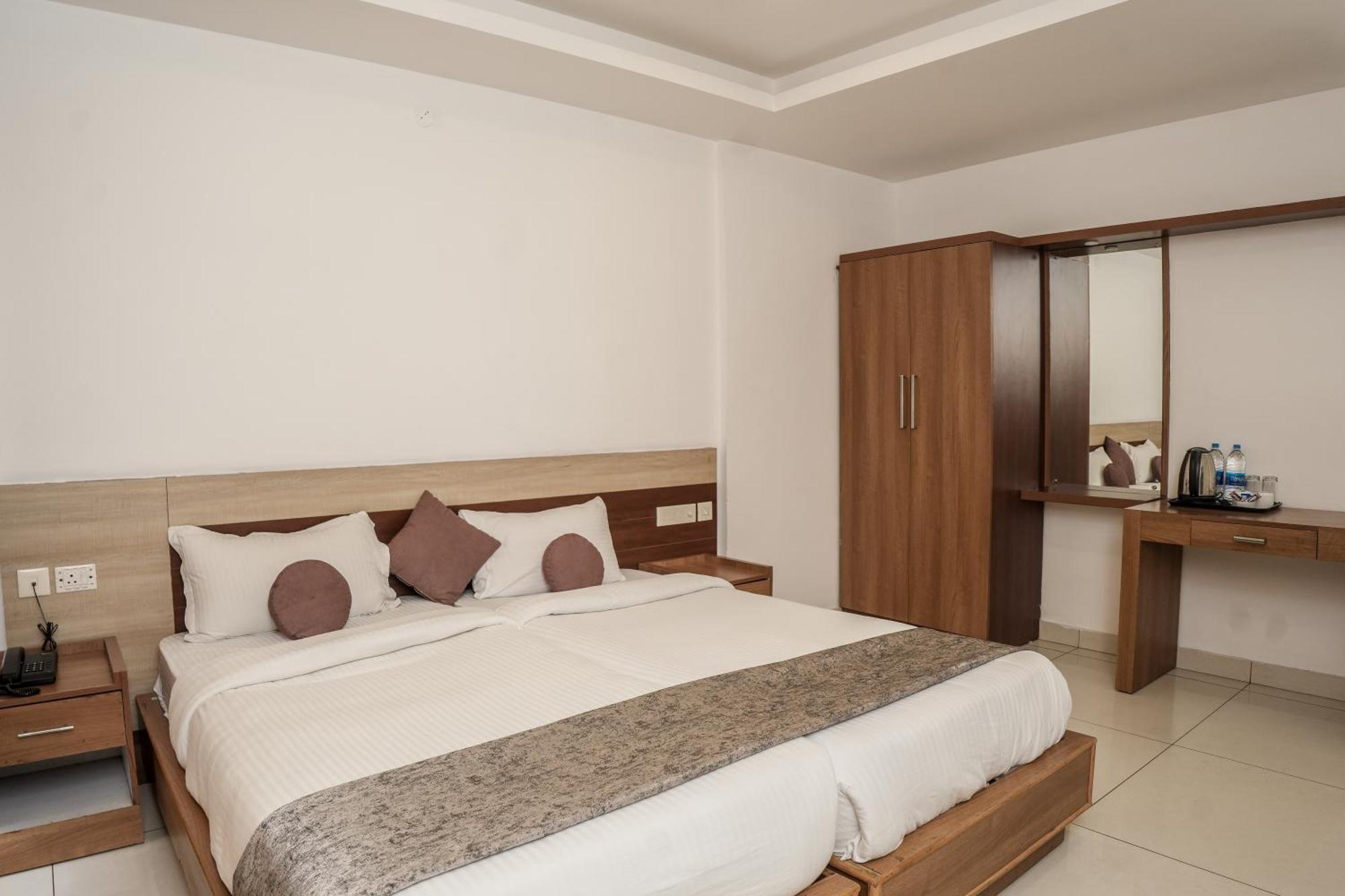 Hotel Lets Stay Kochi Εξωτερικό φωτογραφία
